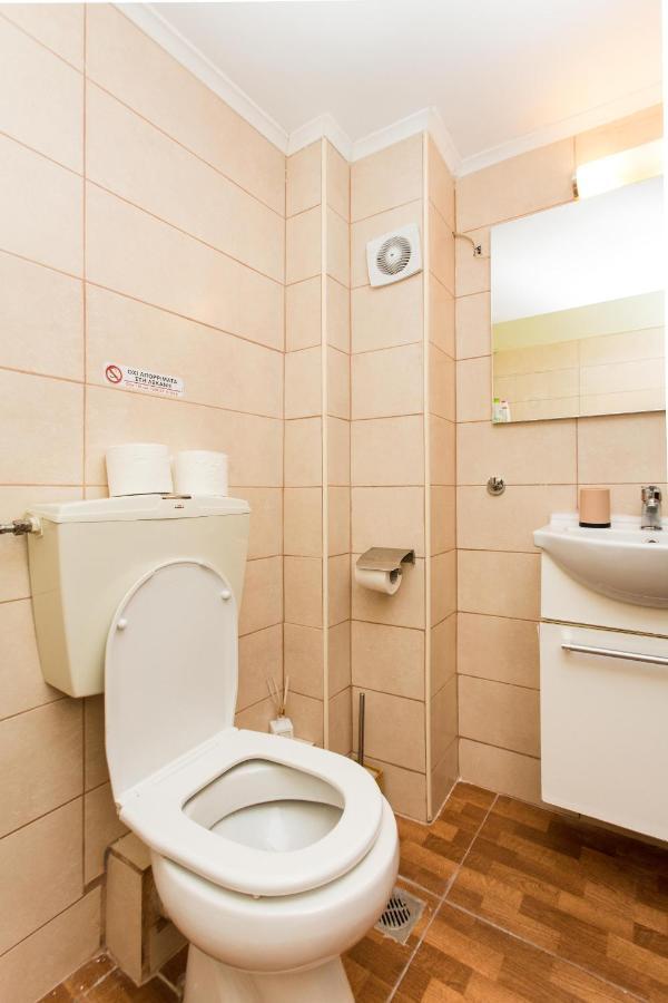 Central Apartment Downtown Tesalonika Bagian luar foto