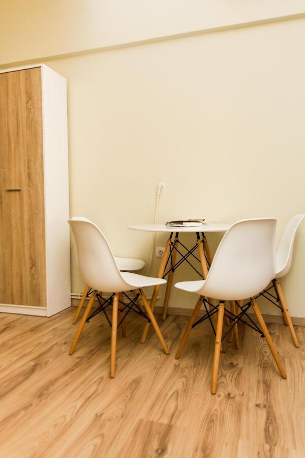 Central Apartment Downtown Tesalonika Bagian luar foto